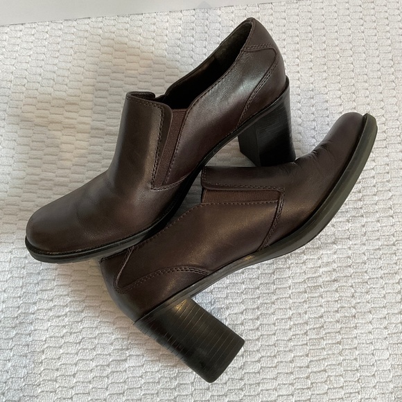 Bass Galaxy Women’s Brown Leather Heel Shoe Size 7.5M - Picture 9 of 14